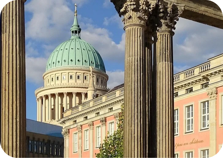 Potsdam: Nikolaikirche und Landtag – Taxi für Firmenkunden